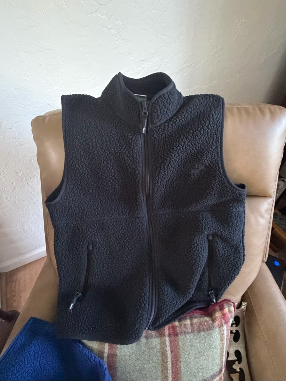 Aritzia TNA polartec vest
